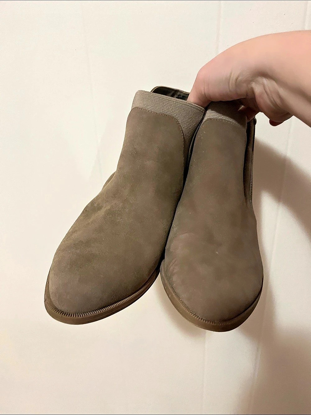 Universal Thread Chrissy Taupe Ankle Booties